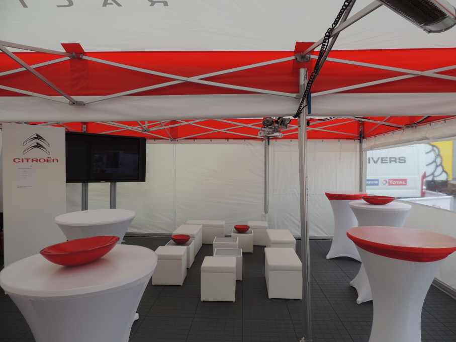 Catering-Zelt mit EXPO-tent und Zeltboden in dunkelgrau